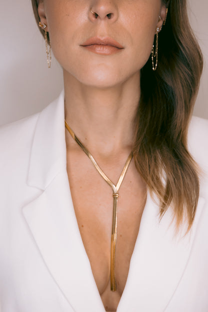 COLLIER LEILA